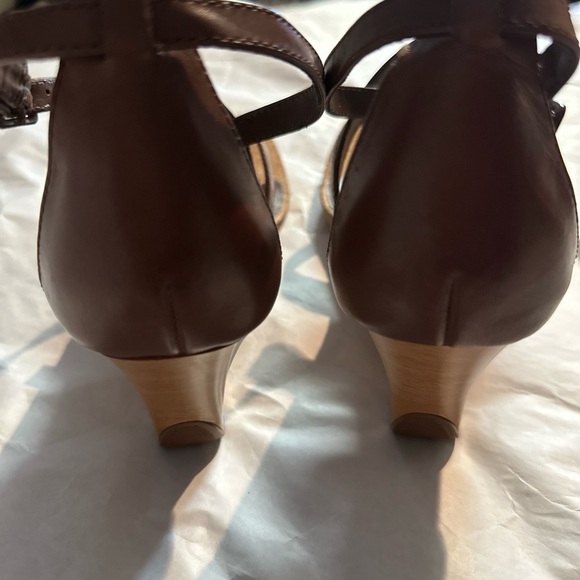 Kenneth Cole Reaction Dark Brown Strappy Sandals - Picture 6 of 10